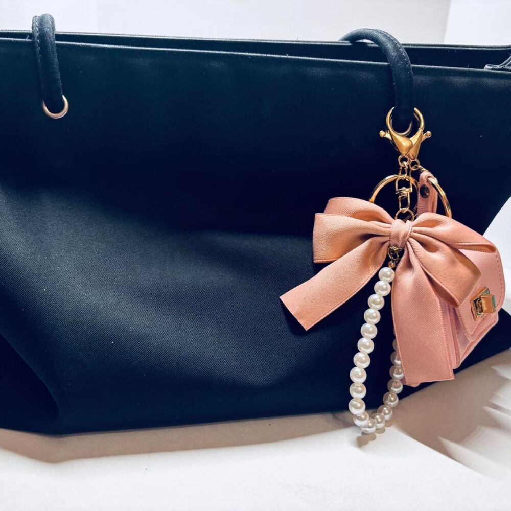 Unbranded Women's Black and Pink Bag